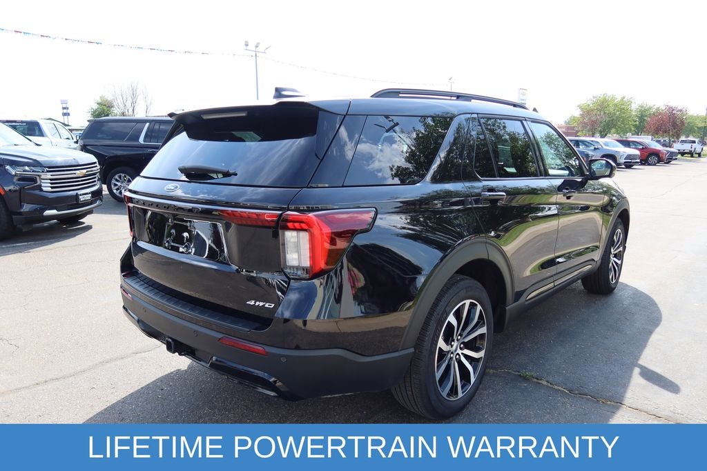2025 Ford Explorer ST-Line