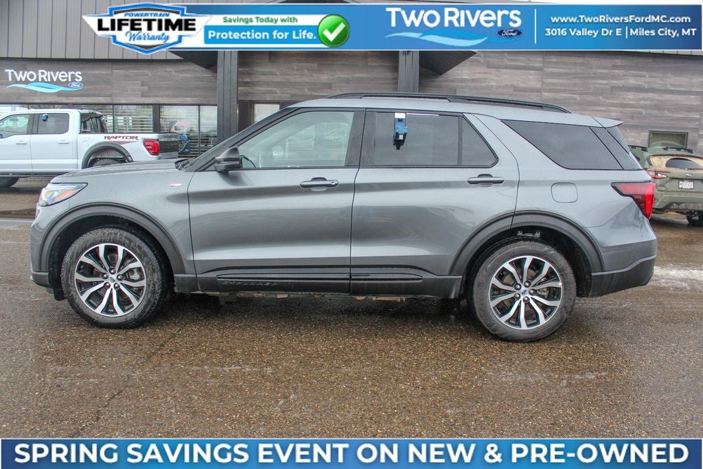 2025 Ford Explorer ST-Line