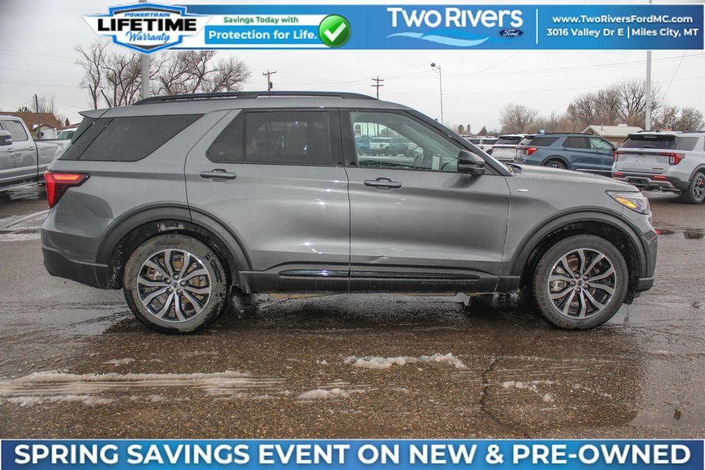 2025 Ford Explorer ST-Line