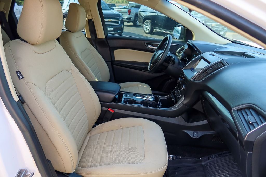 2020 Ford Edge SE
