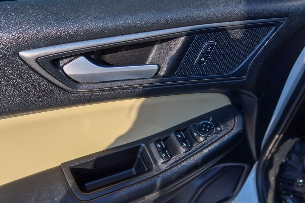 2020 Ford Edge SE