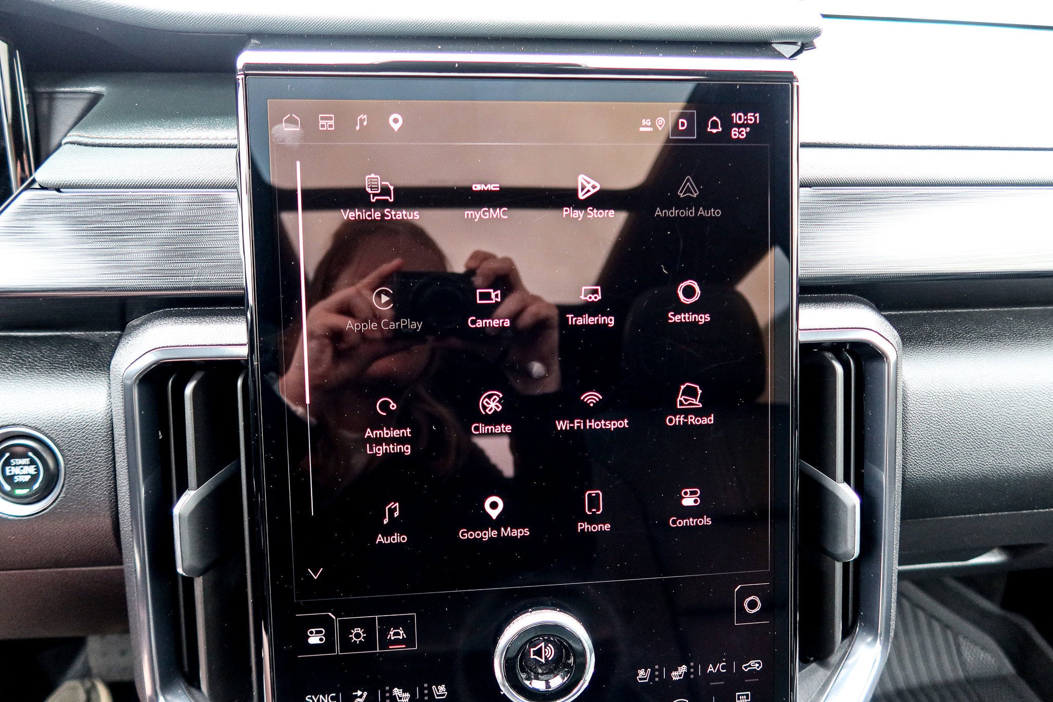 2026 GMC Acadia AT4