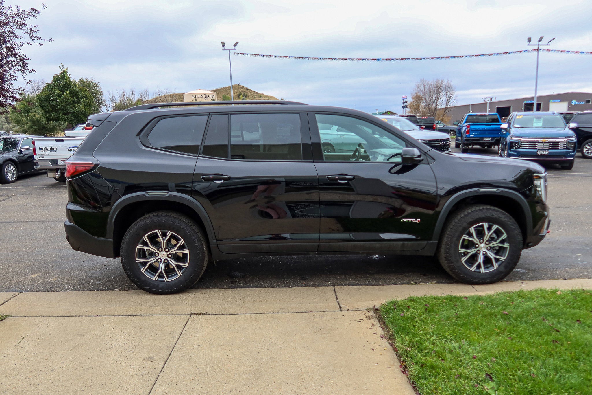 2026 GMC Acadia AT4