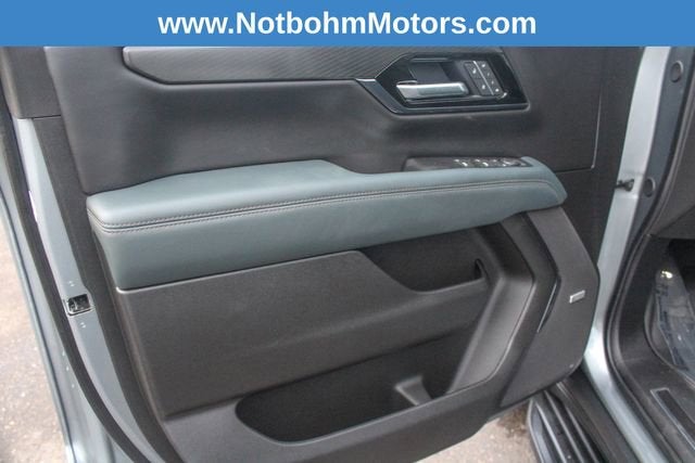 2025 GMC Yukon XL AT4