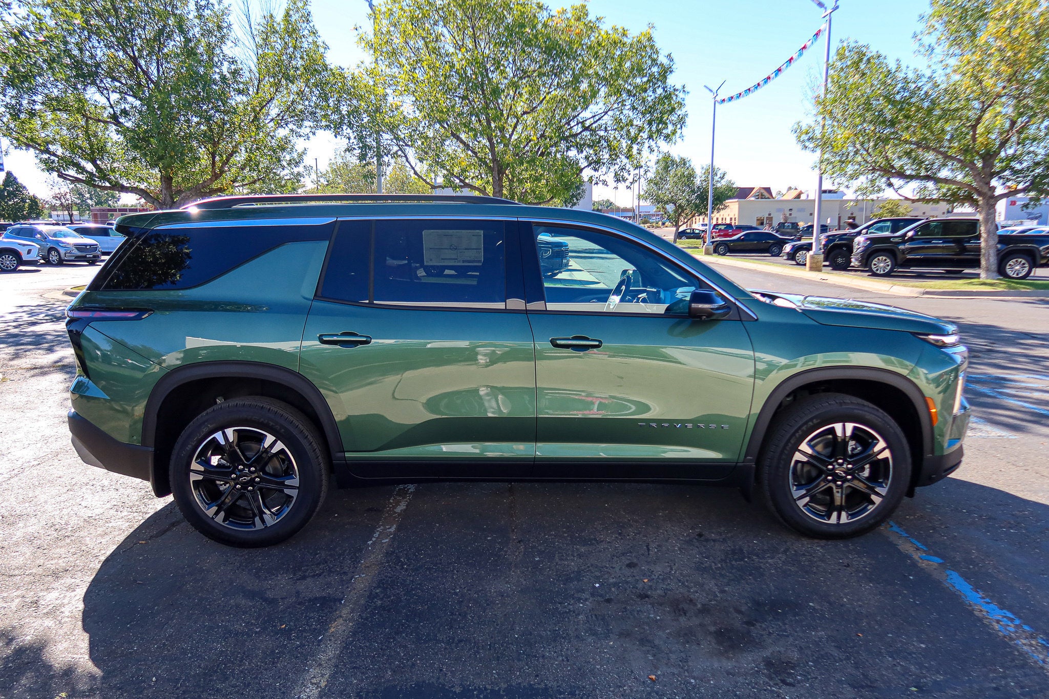 2027 Chevrolet Traverse LT