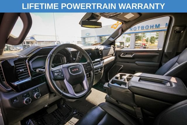 2025 GMC Sierra 1500 SLT