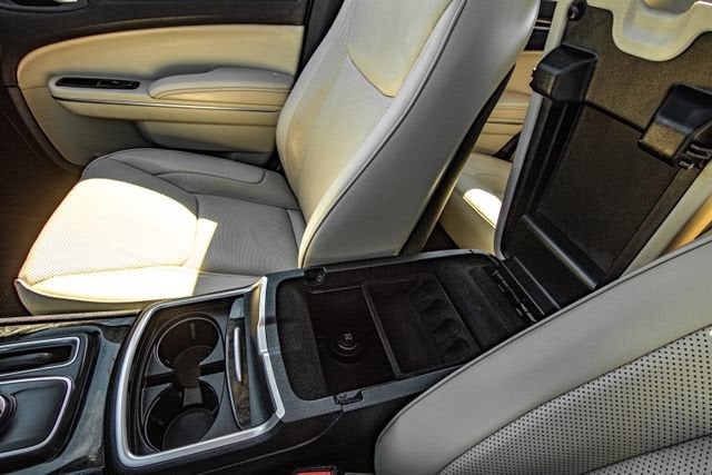 2017 Chrysler 300 300C