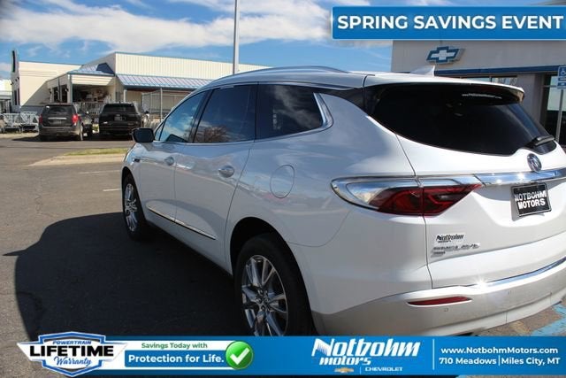 2023 Buick Enclave Essence